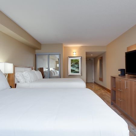 Holiday Inn Express Hotel & Suites Uptown Fredericton By Ihg Exterior foto