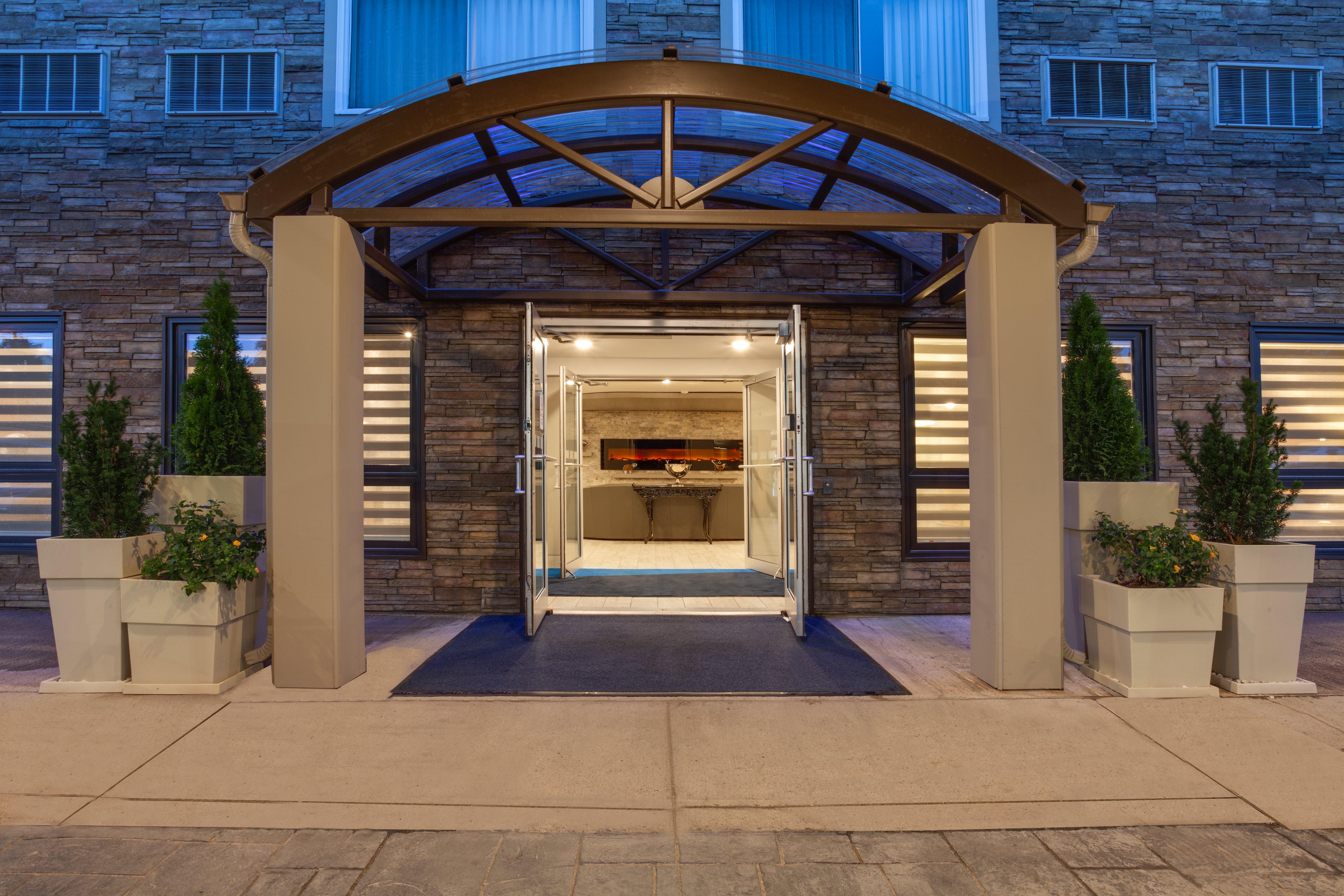 Holiday Inn Express Hotel & Suites Uptown Fredericton By Ihg Exterior foto