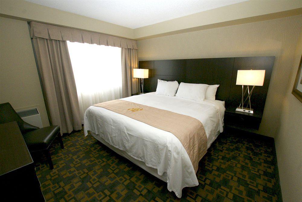 Holiday Inn Express Hotel & Suites Uptown Fredericton By Ihg Exterior foto